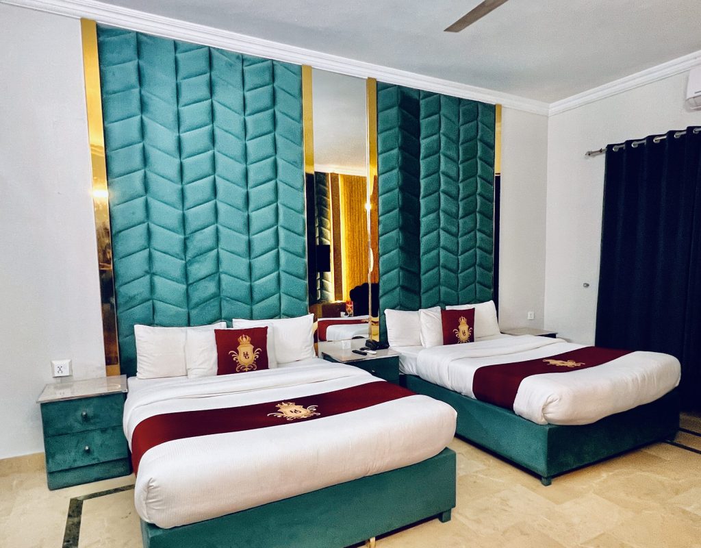 rwin double bed room